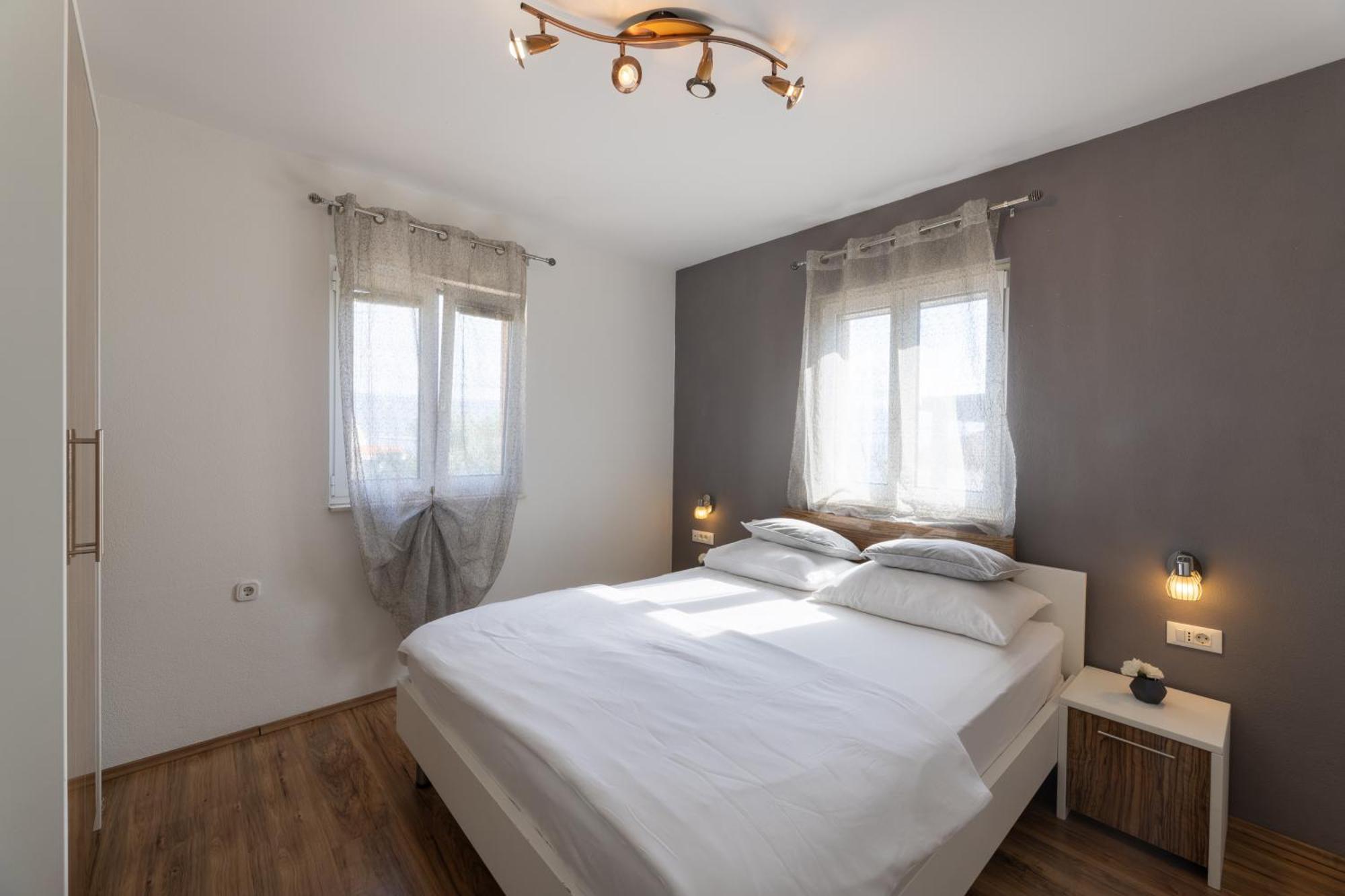 Apartments Belmat Trogir Exterior foto